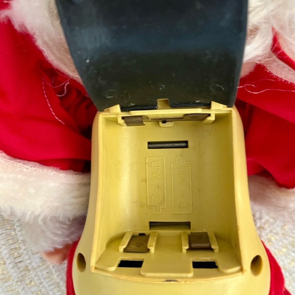 Adorable Vintage 10” Mechanical Santa, Handmade Wood Sleigh, Velvet Flocked Tree - Picture 14 of 14